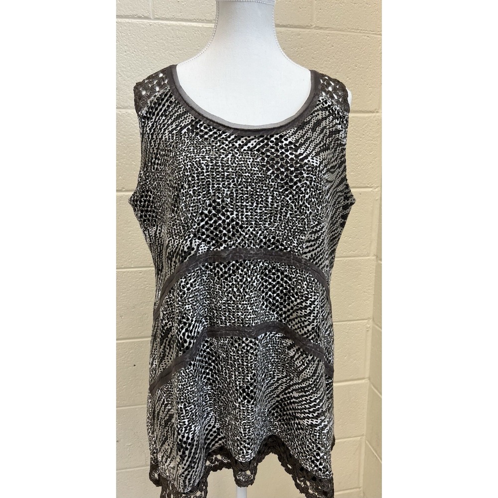Picadilly Fashions Womens XL‎ Sleeveless Top Polyester & Spandex. Lace Accents